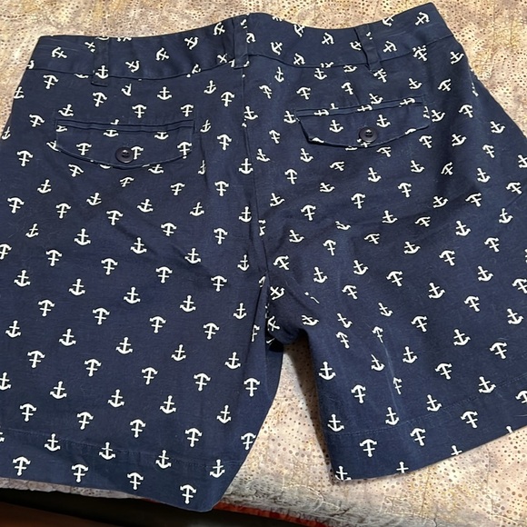 Size 12 base studio shorts - Picture 4 of 4